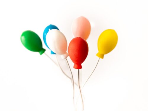 Sechs bunte Luftballons